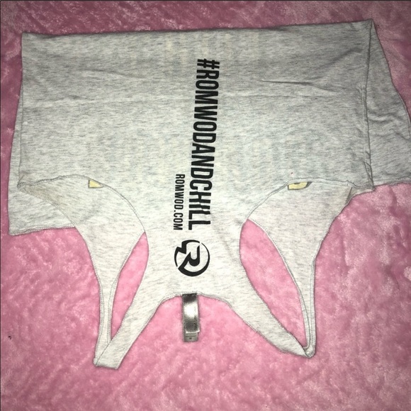 Romwod and chill tank top - Picture 2 of 2